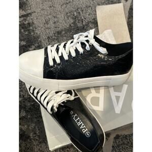 PARTY Pleasure Sneaker Women's Size 8 TRENTON BLACK